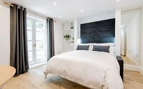Well-Positioned Studio Flat